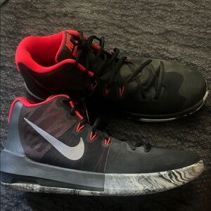 Nike Air Integrate Men's Black and Red Shoes size 10.5